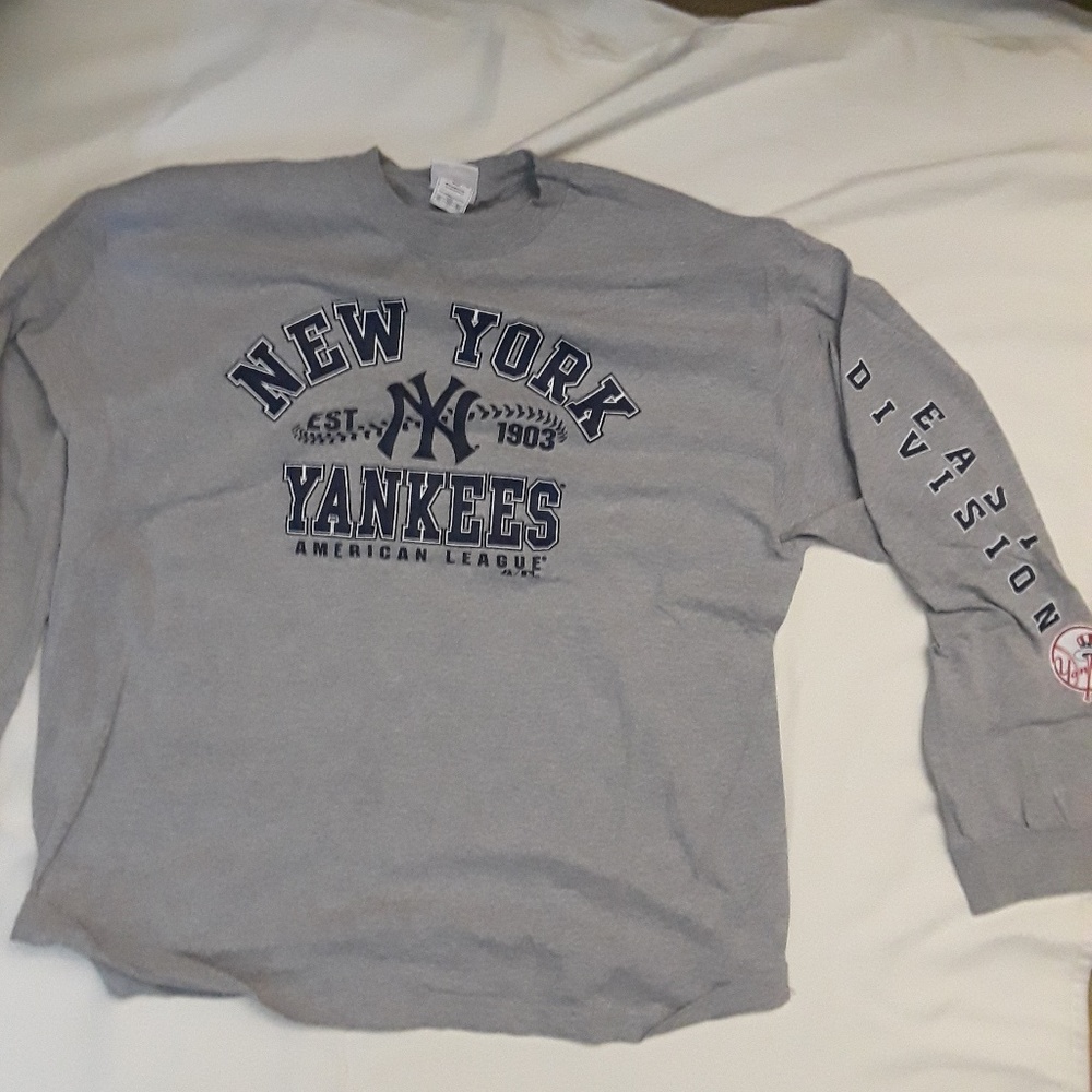 GC - Men's Majestic New York Yankees l/s Tshirt